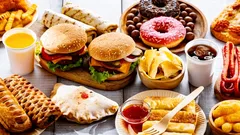 Magont istället för välbefinnande: 7 typiska tallrikskombinationer från kantinen, snackbaren och hemmet